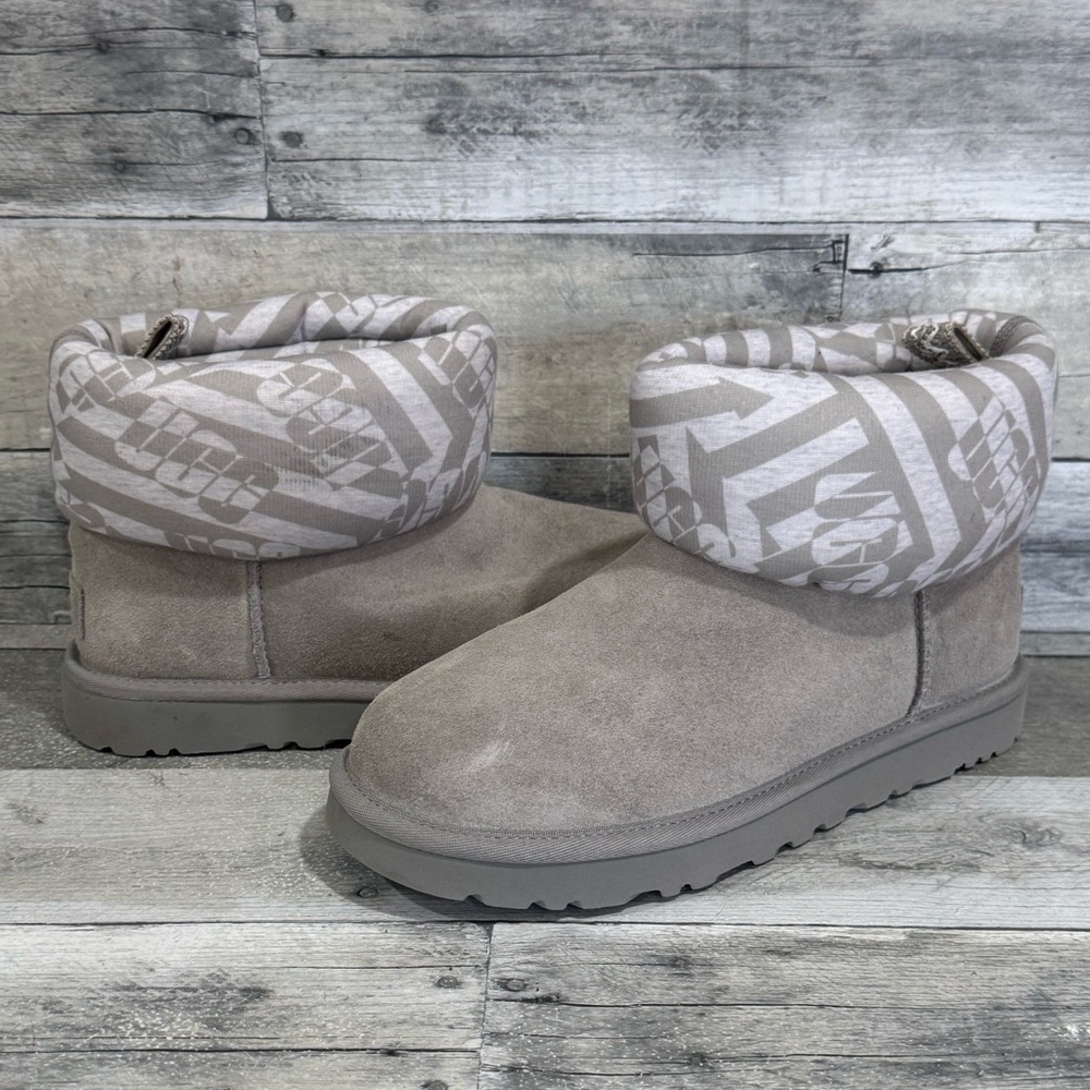 UGG CLASSIC MINI JERSEY STRIPE SEAL WOMENS BOOTS - SIZE - 7.US